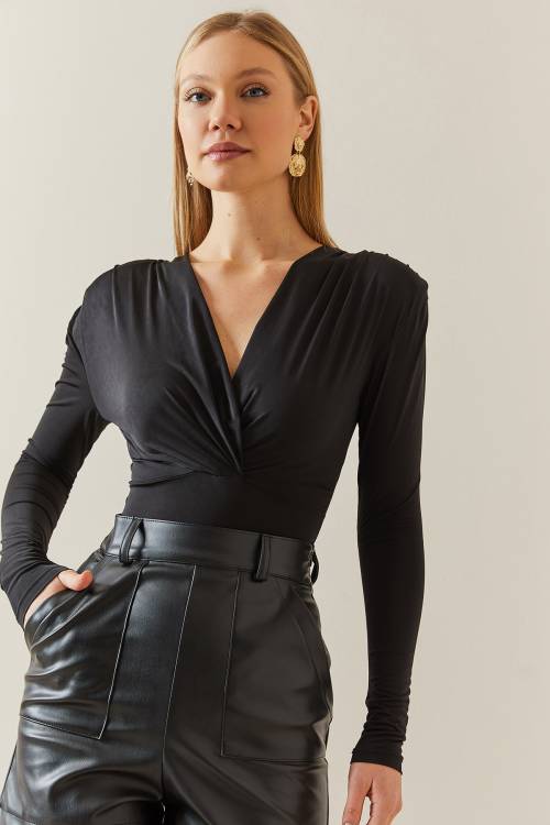 Siyah Vatkalı & Göğüs Dekolteli Çıtçıtlı Bluz 4KXK2-47811-02 - 5