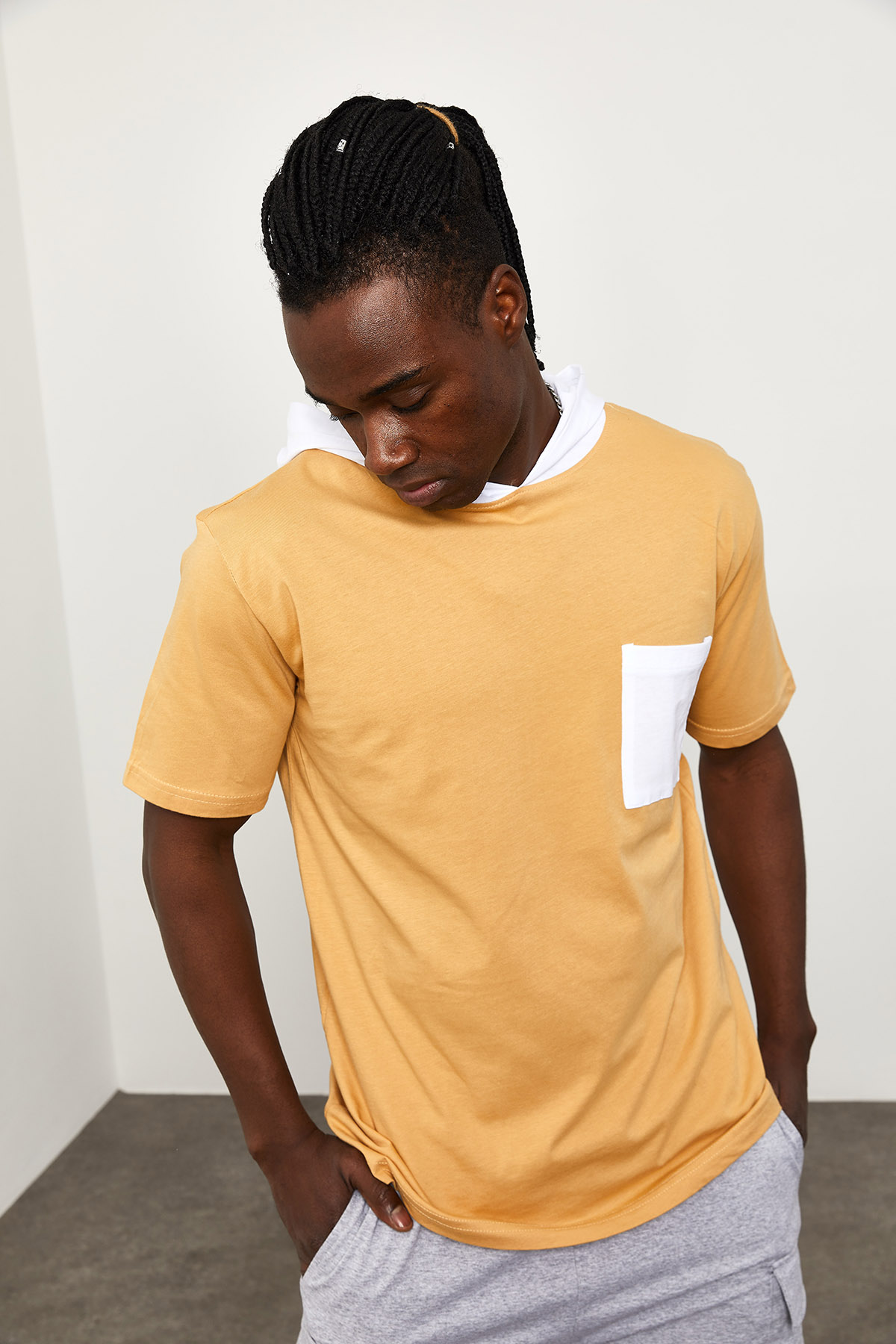 Soft Sarı Kapüşonlu Önü Cepli T-shirt 1YXE8-44965-63
