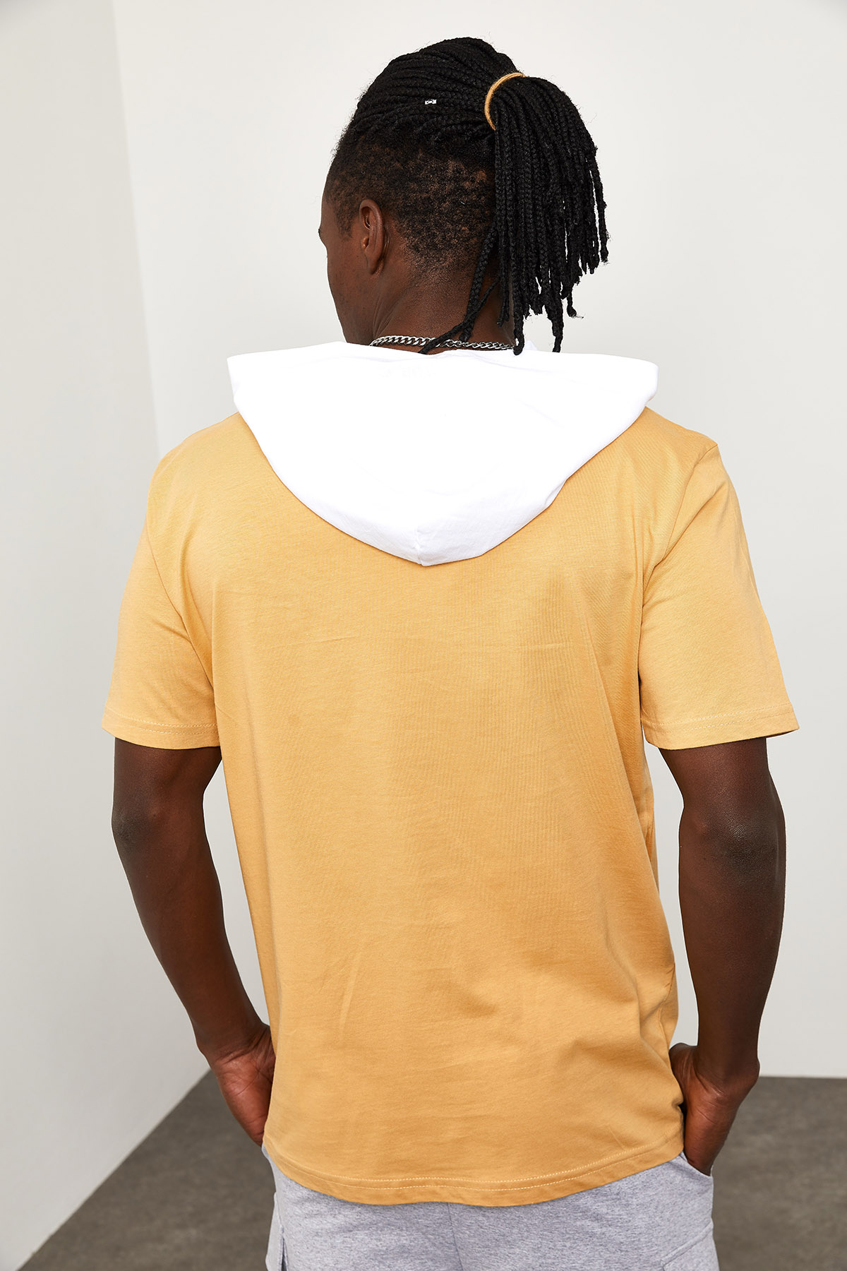 Soft Sarı Kapüşonlu Önü Cepli T-shirt 1YXE8-44965-63